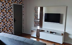 Big Apartment Close To Allianz Park